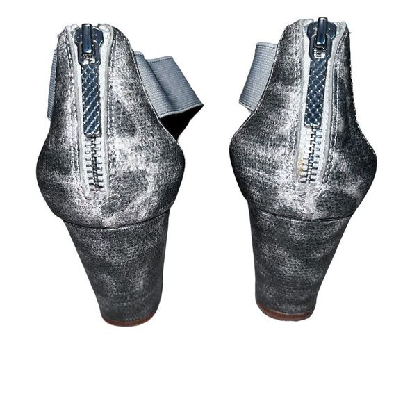 Donald Pliner Silver Animal Print Beaded Wedges Size 8.5 - Picture 5 of 9